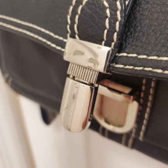 Isabella Fiore Black Leather Clutch/Wristlet - Picture 9 of 9